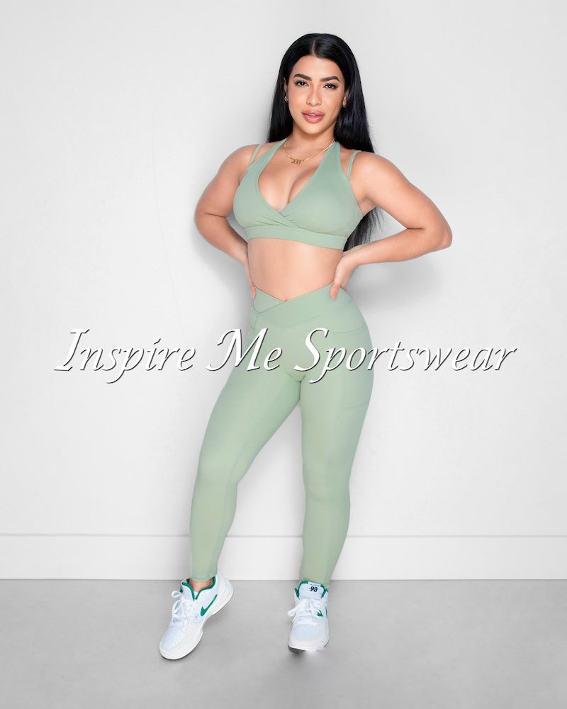 TWO PIECE FORM FITTING ACTIVEWEAR SET