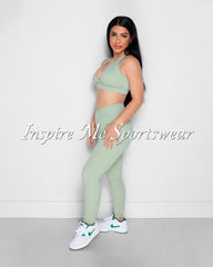 TWO PIECE FORM FITTING ACTIVEWEAR SET