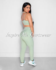 TWO PIECE FORM FITTING ACTIVEWEAR SET